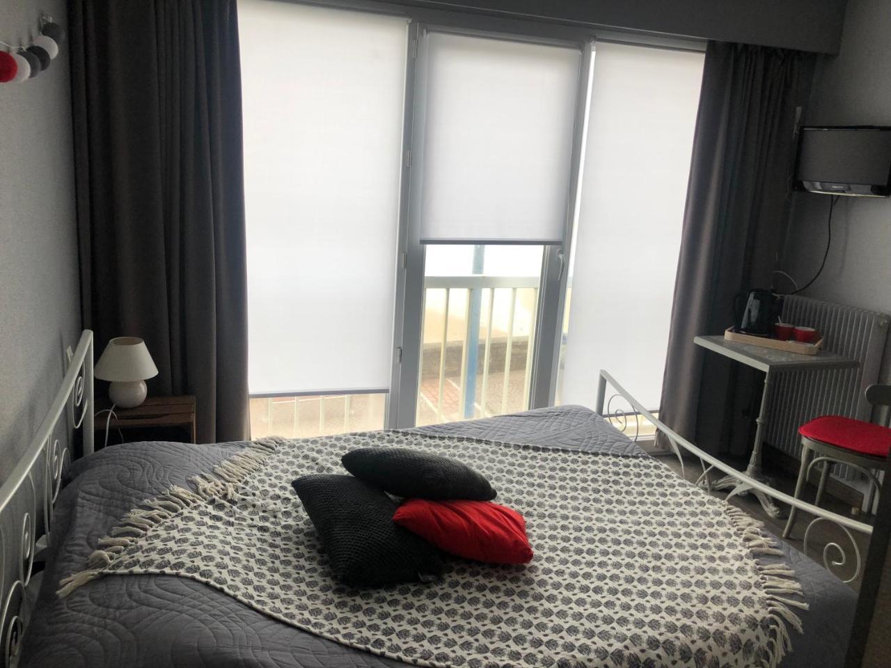 Le Monaclin Hotel Le Portel Bagian luar foto